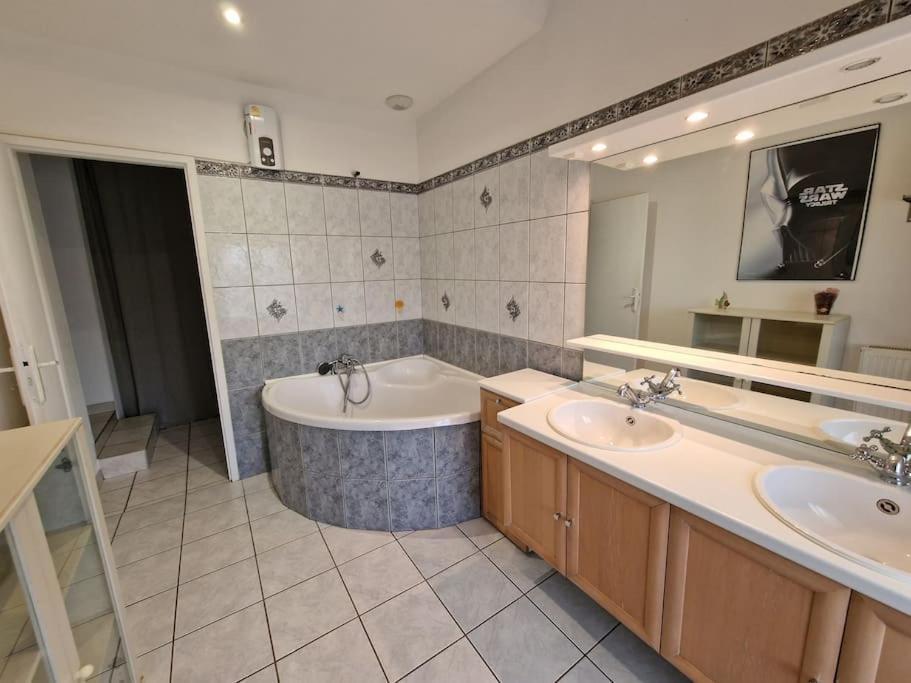 Les Gites De Cherisey Exterior foto