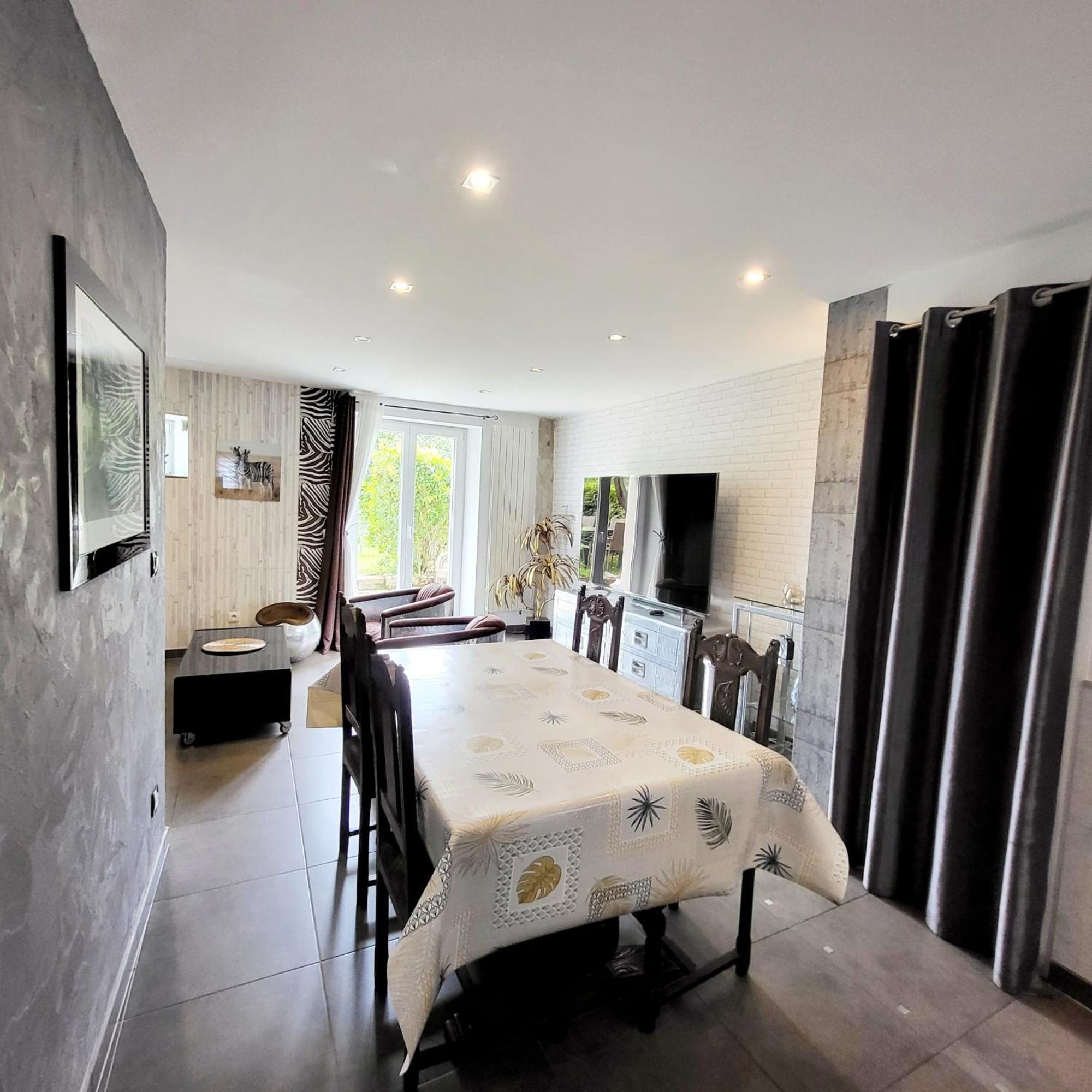 Les Gites De Cherisey Exterior foto